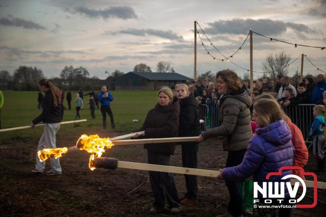 Paasvuur in Oosterwolde GLD trekt veel bezoekers uit de regio  - &copy; NWVFoto.nl