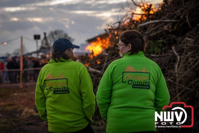 Paasvuur in Oosterwolde GLD trekt veel bezoekers uit de regio  - &copy; NWVFoto.nl