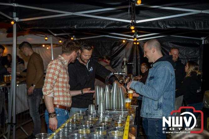 Paasvuur in Oosterwolde GLD trekt veel bezoekers uit de regio  - &copy; NWVFoto.nl