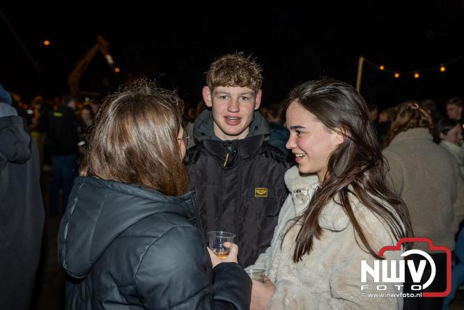 Paasvuur in Oosterwolde GLD trekt veel bezoekers uit de regio  - &copy; NWVFoto.nl