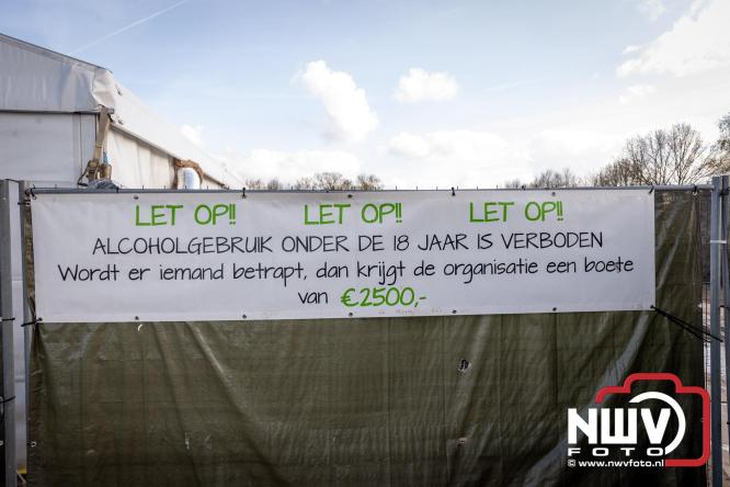 Duizenden bezoekers genieten van geslaagde testavond trekkertrek bij loonbedrijf van de Put in Oosterwolde - &copy; NWVFoto.nl