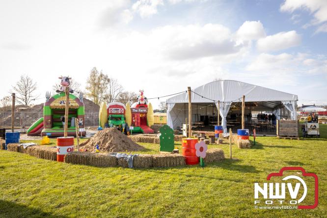 Duizenden bezoekers genieten van geslaagde testavond trekkertrek bij loonbedrijf van de Put in Oosterwolde - &copy; NWVFoto.nl
