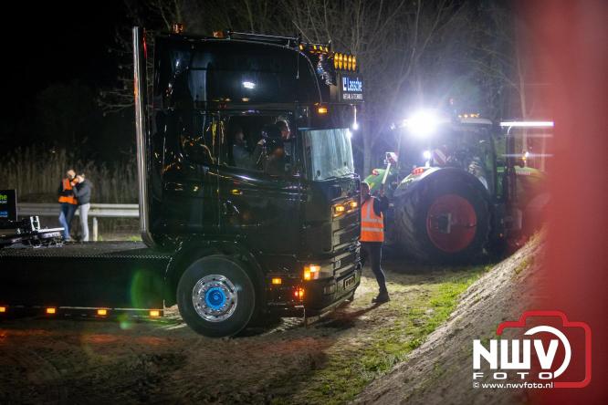 Duizenden bezoekers genieten van geslaagde testavond trekkertrek bij loonbedrijf van de Put in Oosterwolde - &copy; NWVFoto.nl