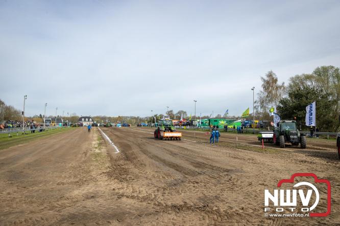 NTTO Tractorpulling, samen met de STVO oldtimerdag en markt bij loonbedrijf van de Put zorgen voor veelzijdige zaterdag vol spektakel. - &copy; NWVFoto.nl