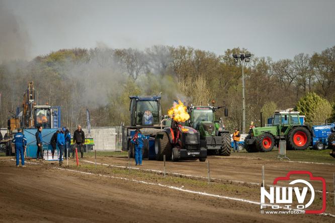 NTTO Tractorpulling, samen met de STVO oldtimerdag en markt bij loonbedrijf van de Put zorgen voor veelzijdige zaterdag vol spektakel. - &copy; NWVFoto.nl