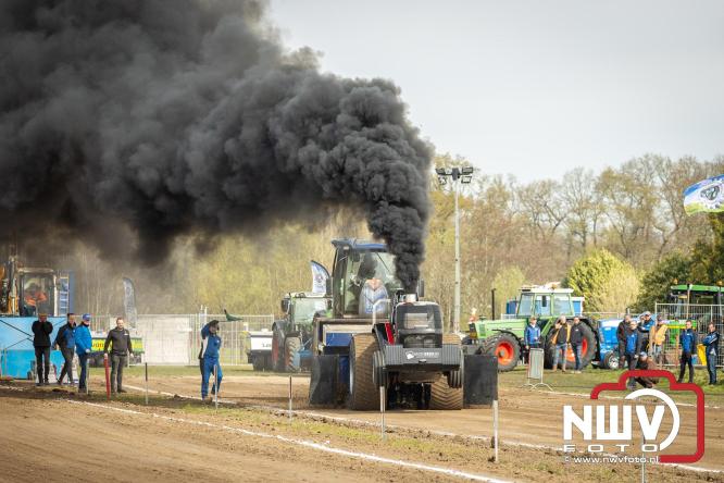 NTTO Tractorpulling, samen met de STVO oldtimerdag en markt bij loonbedrijf van de Put zorgen voor veelzijdige zaterdag vol spektakel. - &copy; NWVFoto.nl