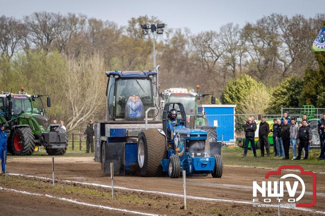 NTTO Tractorpulling, samen met de STVO oldtimerdag en markt bij loonbedrijf van de Put zorgen voor veelzijdige zaterdag vol spektakel. - &copy; NWVFoto.nl