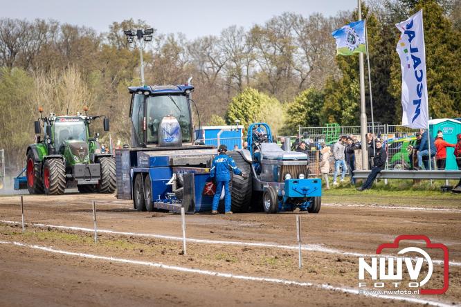 NTTO Tractorpulling, samen met de STVO oldtimerdag en markt bij loonbedrijf van de Put zorgen voor veelzijdige zaterdag vol spektakel. - &copy; NWVFoto.nl
