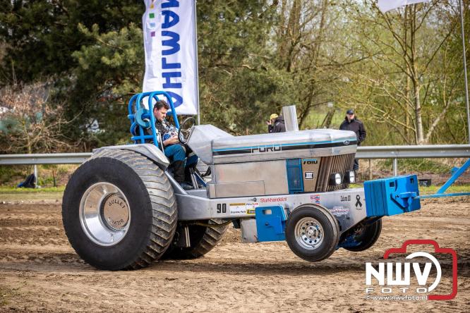 NTTO Tractorpulling, samen met de STVO oldtimerdag en markt bij loonbedrijf van de Put zorgen voor veelzijdige zaterdag vol spektakel. - &copy; NWVFoto.nl