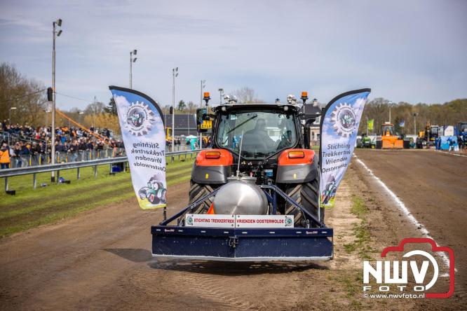 NTTO Tractorpulling, samen met de STVO oldtimerdag en markt bij loonbedrijf van de Put zorgen voor veelzijdige zaterdag vol spektakel. - &copy; NWVFoto.nl