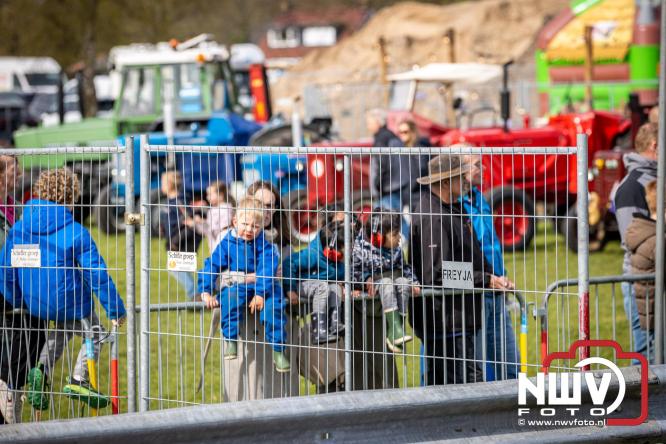 NTTO Tractorpulling, samen met de STVO oldtimerdag en markt bij loonbedrijf van de Put zorgen voor veelzijdige zaterdag vol spektakel. - &copy; NWVFoto.nl