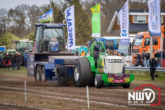 NTTO Tractorpulling, samen met de STVO oldtimerdag en markt bij loonbedrijf van de Put zorgen voor veelzijdige zaterdag vol spektakel. - &copy; NWVFoto.nl