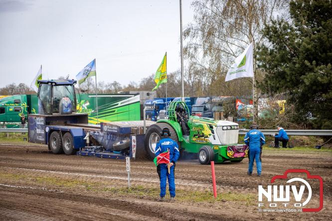 NTTO Tractorpulling, samen met de STVO oldtimerdag en markt bij loonbedrijf van de Put zorgen voor veelzijdige zaterdag vol spektakel. - &copy; NWVFoto.nl