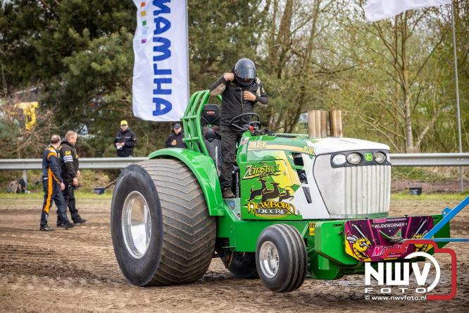 NTTO Tractorpulling, samen met de STVO oldtimerdag en markt bij loonbedrijf van de Put zorgen voor veelzijdige zaterdag vol spektakel. - &copy; NWVFoto.nl