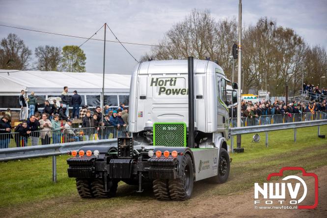 NTTO Tractorpulling, samen met de STVO oldtimerdag en markt bij loonbedrijf van de Put zorgen voor veelzijdige zaterdag vol spektakel. - &copy; NWVFoto.nl