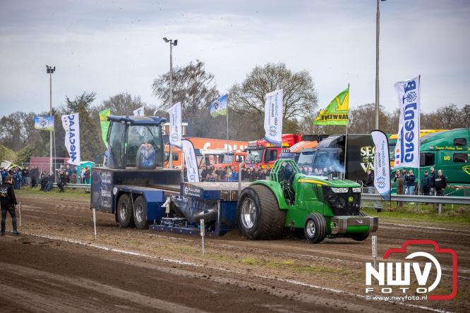 NTTO Tractorpulling, samen met de STVO oldtimerdag en markt bij loonbedrijf van de Put zorgen voor veelzijdige zaterdag vol spektakel. - &copy; NWVFoto.nl