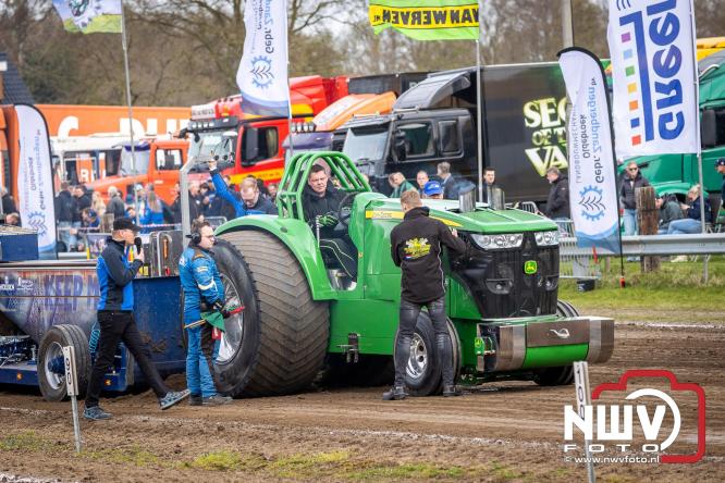 NTTO Tractorpulling, samen met de STVO oldtimerdag en markt bij loonbedrijf van de Put zorgen voor veelzijdige zaterdag vol spektakel. - &copy; NWVFoto.nl
