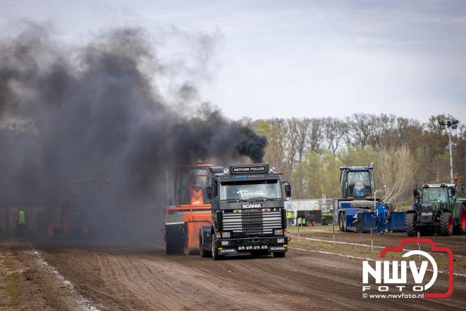 NTTO Tractorpulling, samen met de STVO oldtimerdag en markt bij loonbedrijf van de Put zorgen voor veelzijdige zaterdag vol spektakel. - &copy; NWVFoto.nl