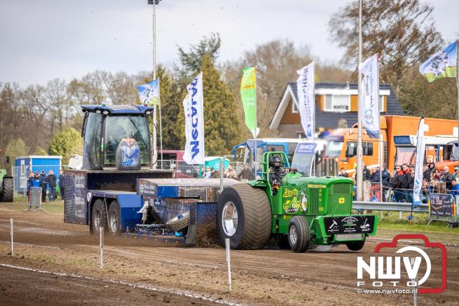 NTTO Tractorpulling, samen met de STVO oldtimerdag en markt bij loonbedrijf van de Put zorgen voor veelzijdige zaterdag vol spektakel. - &copy; NWVFoto.nl