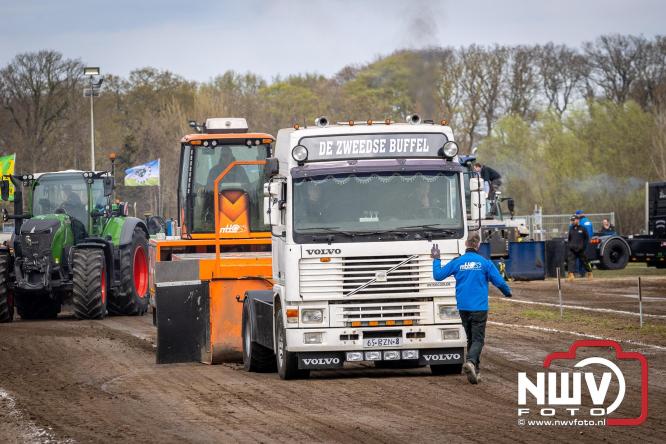 NTTO Tractorpulling, samen met de STVO oldtimerdag en markt bij loonbedrijf van de Put zorgen voor veelzijdige zaterdag vol spektakel. - &copy; NWVFoto.nl