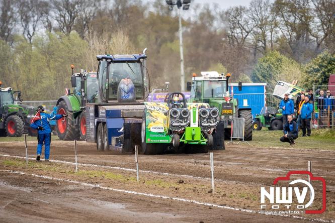 NTTO Tractorpulling, samen met de STVO oldtimerdag en markt bij loonbedrijf van de Put zorgen voor veelzijdige zaterdag vol spektakel. - &copy; NWVFoto.nl