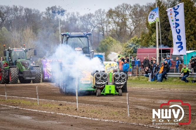 NTTO Tractorpulling, samen met de STVO oldtimerdag en markt bij loonbedrijf van de Put zorgen voor veelzijdige zaterdag vol spektakel. - &copy; NWVFoto.nl