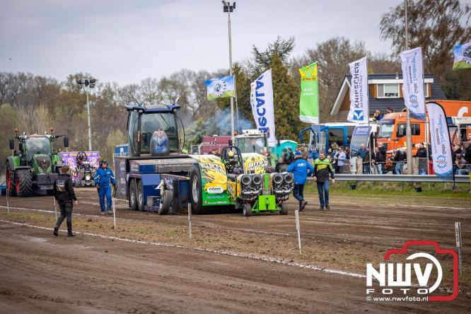 NTTO Tractorpulling, samen met de STVO oldtimerdag en markt bij loonbedrijf van de Put zorgen voor veelzijdige zaterdag vol spektakel. - &copy; NWVFoto.nl