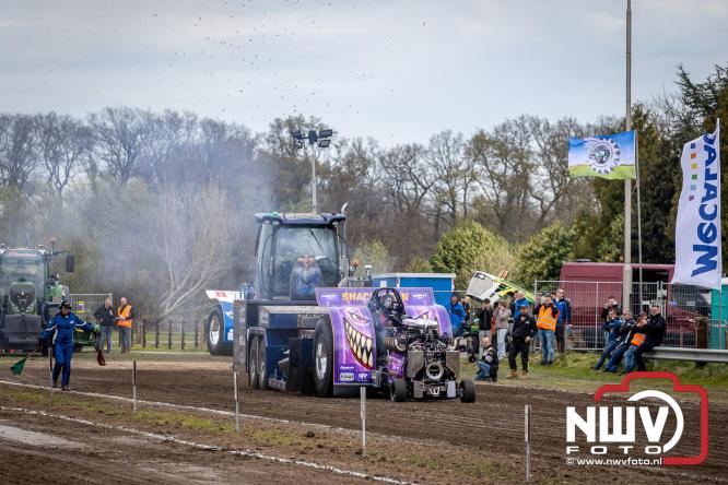 NTTO Tractorpulling, samen met de STVO oldtimerdag en markt bij loonbedrijf van de Put zorgen voor veelzijdige zaterdag vol spektakel. - &copy; NWVFoto.nl