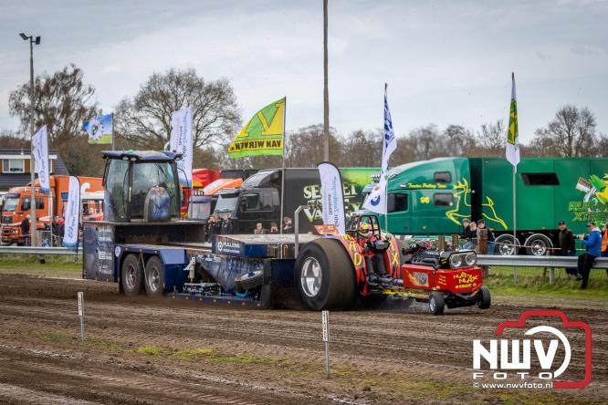 NTTO Tractorpulling, samen met de STVO oldtimerdag en markt bij loonbedrijf van de Put zorgen voor veelzijdige zaterdag vol spektakel. - &copy; NWVFoto.nl