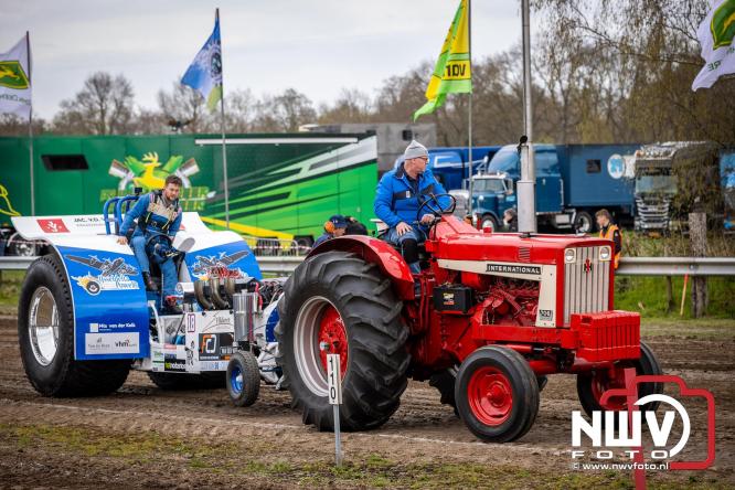 NTTO Tractorpulling, samen met de STVO oldtimerdag en markt bij loonbedrijf van de Put zorgen voor veelzijdige zaterdag vol spektakel. - &copy; NWVFoto.nl