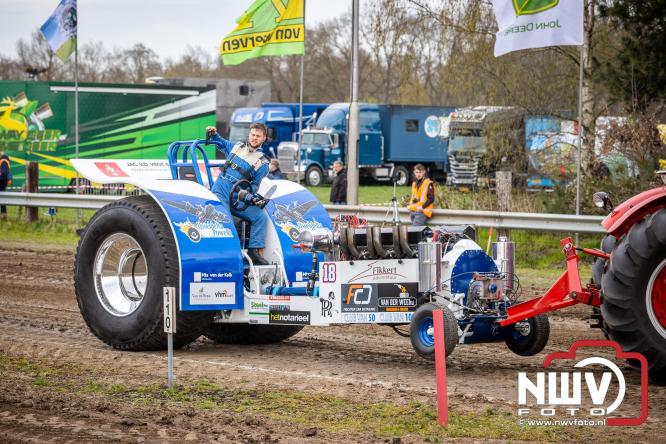 NTTO Tractorpulling, samen met de STVO oldtimerdag en markt bij loonbedrijf van de Put zorgen voor veelzijdige zaterdag vol spektakel. - &copy; NWVFoto.nl