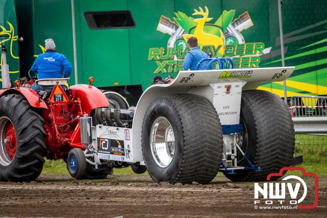 NTTO Tractorpulling, samen met de STVO oldtimerdag en markt bij loonbedrijf van de Put zorgen voor veelzijdige zaterdag vol spektakel. - &copy; NWVFoto.nl