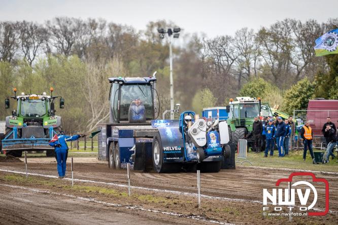 NTTO Tractorpulling, samen met de STVO oldtimerdag en markt bij loonbedrijf van de Put zorgen voor veelzijdige zaterdag vol spektakel. - &copy; NWVFoto.nl
