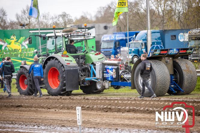 NTTO Tractorpulling, samen met de STVO oldtimerdag en markt bij loonbedrijf van de Put zorgen voor veelzijdige zaterdag vol spektakel. - &copy; NWVFoto.nl