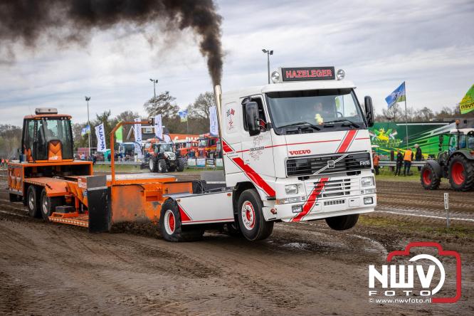 NTTO Tractorpulling, samen met de STVO oldtimerdag en markt bij loonbedrijf van de Put zorgen voor veelzijdige zaterdag vol spektakel. - &copy; NWVFoto.nl