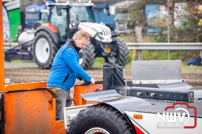 NTTO Tractorpulling, samen met de STVO oldtimerdag en markt bij loonbedrijf van de Put zorgen voor veelzijdige zaterdag vol spektakel. - &copy; NWVFoto.nl