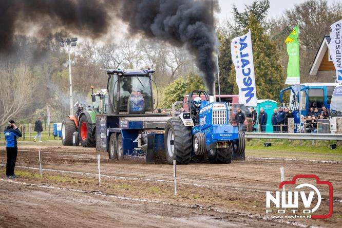 NTTO Tractorpulling, samen met de STVO oldtimerdag en markt bij loonbedrijf van de Put zorgen voor veelzijdige zaterdag vol spektakel. - &copy; NWVFoto.nl