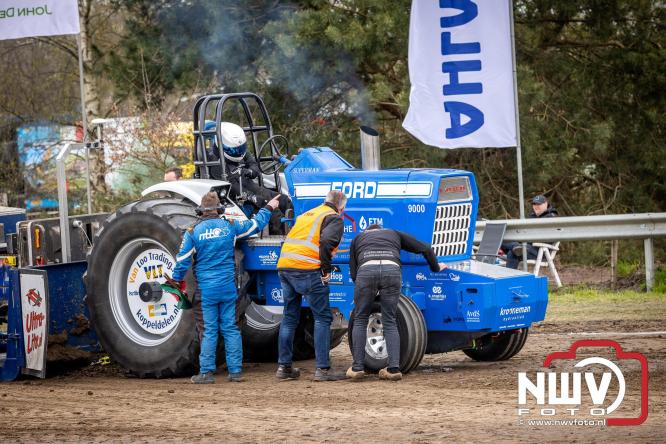 NTTO Tractorpulling, samen met de STVO oldtimerdag en markt bij loonbedrijf van de Put zorgen voor veelzijdige zaterdag vol spektakel. - &copy; NWVFoto.nl