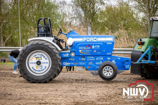 NTTO Tractorpulling, samen met de STVO oldtimerdag en markt bij loonbedrijf van de Put zorgen voor veelzijdige zaterdag vol spektakel. - &copy; NWVFoto.nl