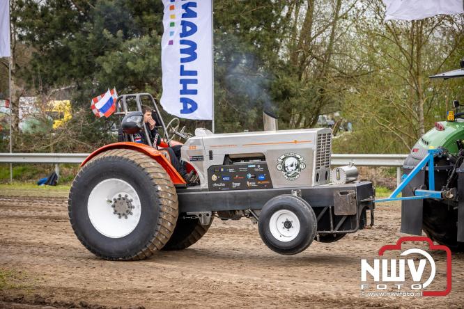NTTO Tractorpulling, samen met de STVO oldtimerdag en markt bij loonbedrijf van de Put zorgen voor veelzijdige zaterdag vol spektakel. - &copy; NWVFoto.nl