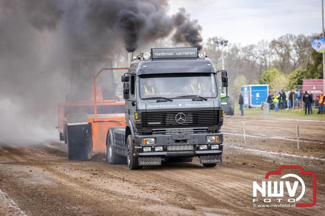 NTTO Tractorpulling, samen met de STVO oldtimerdag en markt bij loonbedrijf van de Put zorgen voor veelzijdige zaterdag vol spektakel. - &copy; NWVFoto.nl