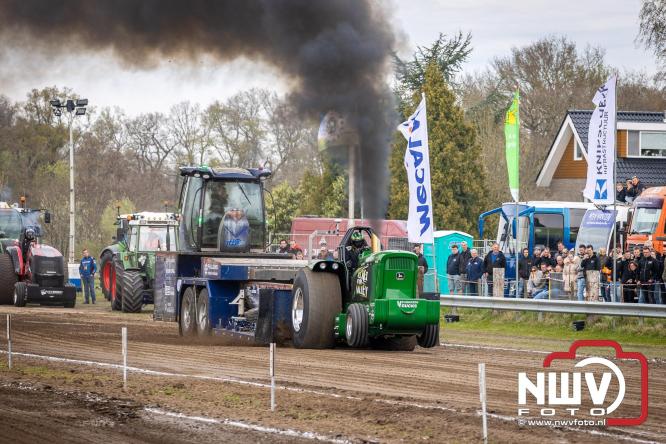 NTTO Tractorpulling, samen met de STVO oldtimerdag en markt bij loonbedrijf van de Put zorgen voor veelzijdige zaterdag vol spektakel. - &copy; NWVFoto.nl