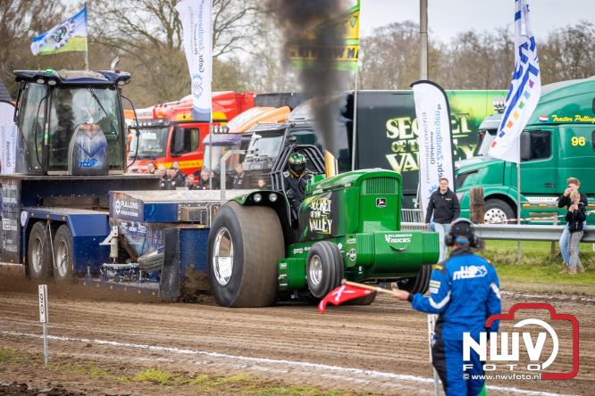 NTTO Tractorpulling, samen met de STVO oldtimerdag en markt bij loonbedrijf van de Put zorgen voor veelzijdige zaterdag vol spektakel. - &copy; NWVFoto.nl