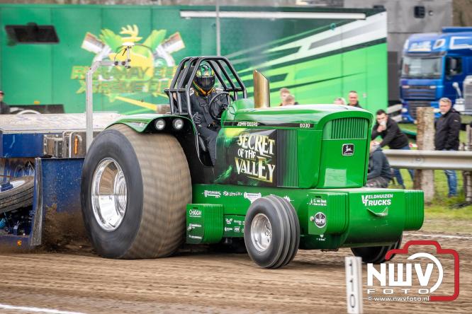 NTTO Tractorpulling, samen met de STVO oldtimerdag en markt bij loonbedrijf van de Put zorgen voor veelzijdige zaterdag vol spektakel. - &copy; NWVFoto.nl