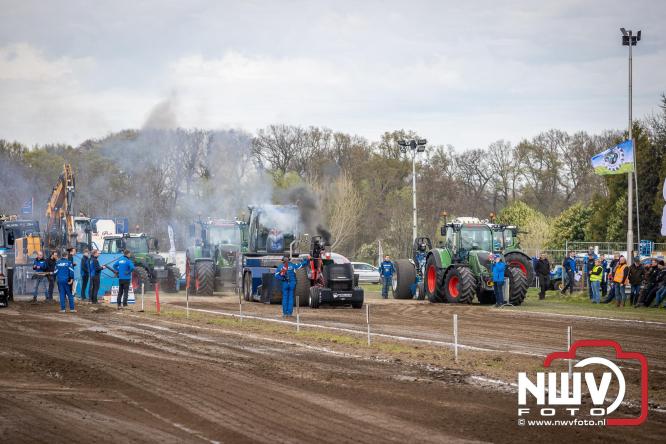 NTTO Tractorpulling, samen met de STVO oldtimerdag en markt bij loonbedrijf van de Put zorgen voor veelzijdige zaterdag vol spektakel. - &copy; NWVFoto.nl