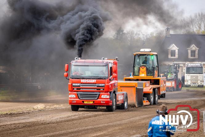 NTTO Tractorpulling, samen met de STVO oldtimerdag en markt bij loonbedrijf van de Put zorgen voor veelzijdige zaterdag vol spektakel. - &copy; NWVFoto.nl