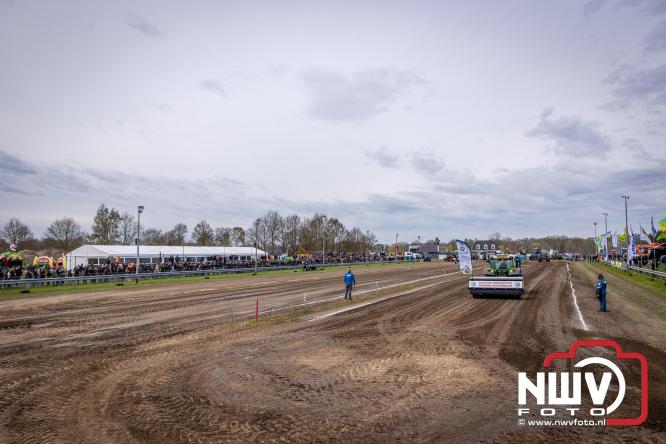 NTTO Tractorpulling, samen met de STVO oldtimerdag en markt bij loonbedrijf van de Put zorgen voor veelzijdige zaterdag vol spektakel. - &copy; NWVFoto.nl