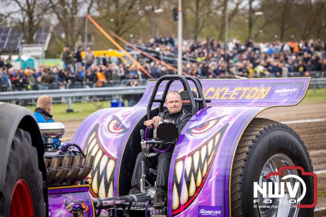 NTTO Tractorpulling, samen met de STVO oldtimerdag en markt bij loonbedrijf van de Put zorgen voor veelzijdige zaterdag vol spektakel. - &copy; NWVFoto.nl