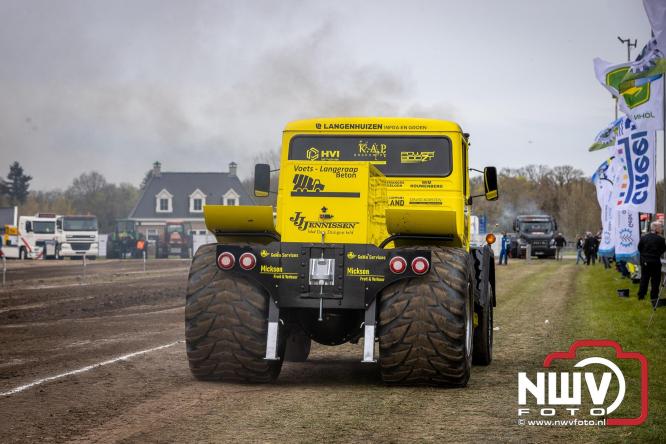 NTTO Tractorpulling, samen met de STVO oldtimerdag en markt bij loonbedrijf van de Put zorgen voor veelzijdige zaterdag vol spektakel. - &copy; NWVFoto.nl