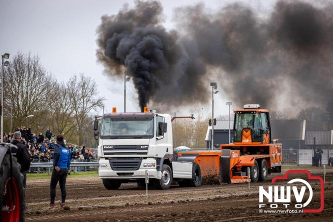 NTTO Tractorpulling, samen met de STVO oldtimerdag en markt bij loonbedrijf van de Put zorgen voor veelzijdige zaterdag vol spektakel. - &copy; NWVFoto.nl